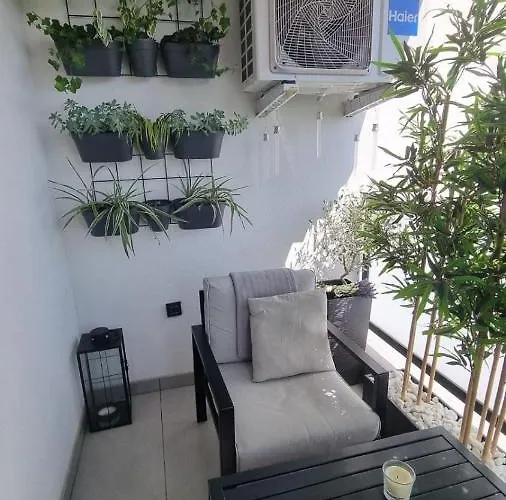 Jazine Lux E&t Apartment