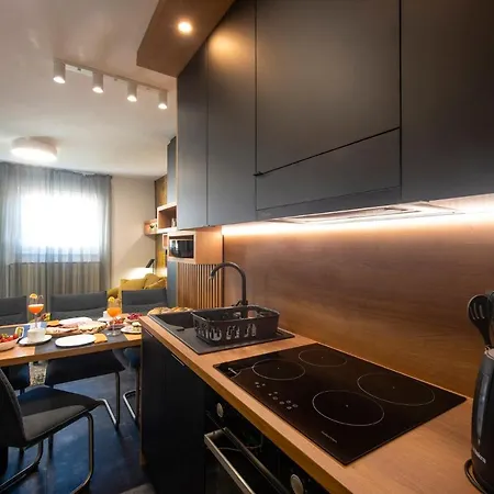 Jazine Lux E&t Apartment *